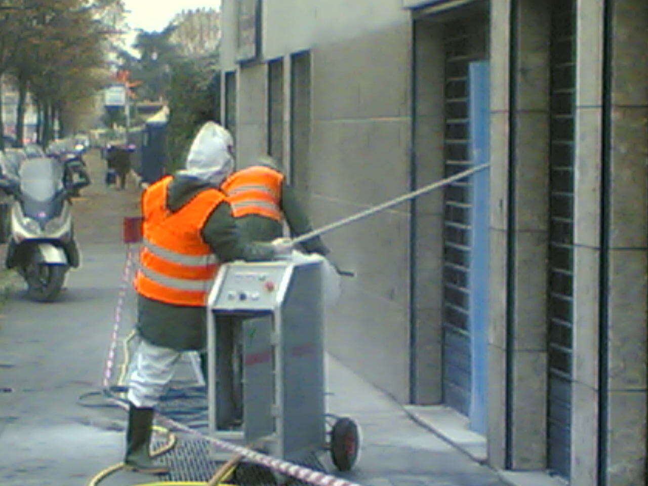 RIMOZIONE GRAFFITI